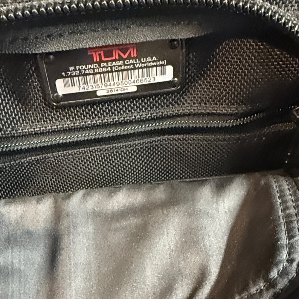 Tumi Black Briefcase for Men with laptop case - Picture 3 of 15